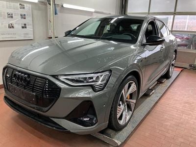 Begagnad Audi e-tron Sportback Black Edition 300 kW (408 HK) 2023 Grå SUV