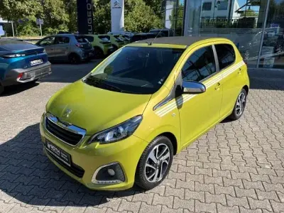 Gebraucht Peugeot 108 Top! Collection 72 PS (52 kW) 2019 Gruen Limousine