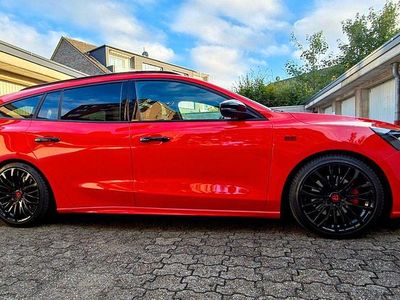 Rot Gebraucht 2021 Ford Focus ST-Line X Kombi | 19.899 € (Fairer Preis)