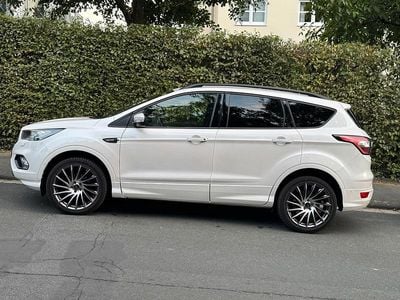 Gebraucht Ford Kuga ST-Line 150 PS (110 kW) 2019 Weiß SUV
