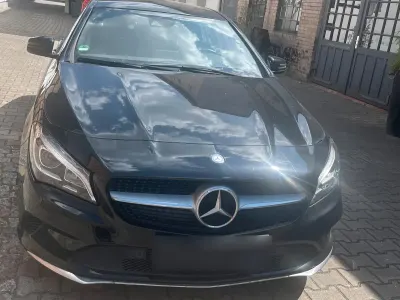Gebraucht Mercedes CLA180 Shooting Brake 109 PS (80 kW) 2017 Schwarz Kombi