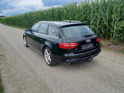 Schwarz Gebraucht 2015 Audi A4 Kombi | 13.700 € (Fairer Preis)