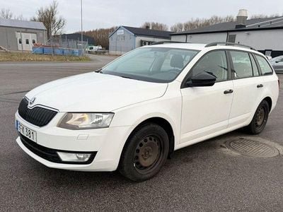 Weiß Gebraucht 2015 Skoda Octavia Active Kombi | 6.900 € (Fairer Preis)