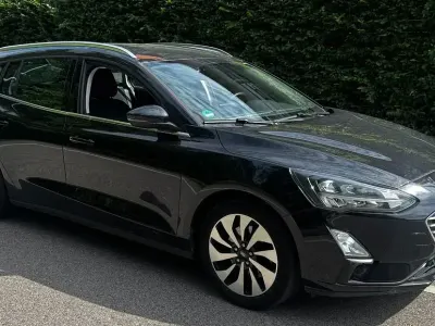 Gebraucht Ford Focus Cool & Connect 120 PS (88 kW) 2021 Schwarz Limousine