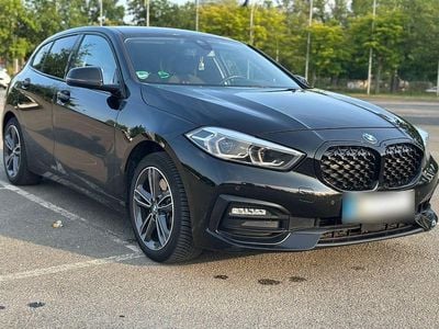 Second-hand BMW 120 Sport Line 190 CP (139 kW) 2020 Negru Hatchback