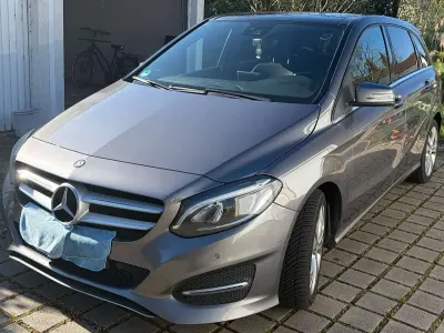 Gebraucht Mercedes B200 Edition 136 PS (100 kW) 2016 Grau Kleinwagen