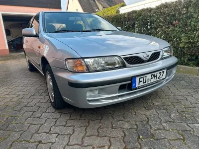 Brugt Nissan Almera 75 HK (55 kW) 1998 Sølv Sedan