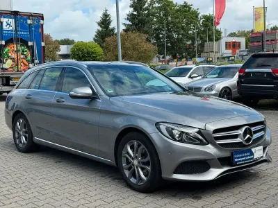 Gebraucht Mercedes C200 Avantgarde 184 PS (135 kW) 2015 Silber Kombi