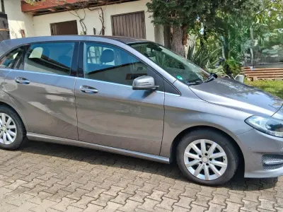 Gebraucht Mercedes B180 110 PS (80 kW) 2015 Grau Van / Kleinbus