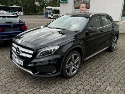 Gebraucht Mercedes GLA200 AMG line 156 PS (114 kW) 2015 Nachtschwarz SUV