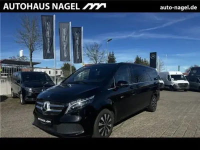 Gebraucht Mercedes 300 Avantgarde 237 PS (174 kW) 2023 Obsidianschwarz (metallic) Kombi