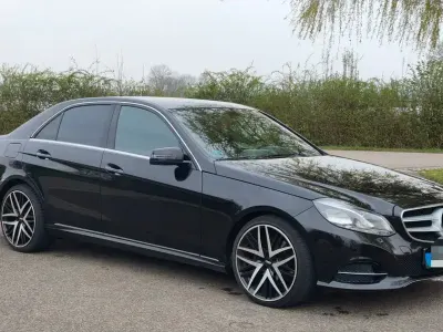 Gebraucht Mercedes E200 Avantgarde 136 PS (100 kW) 2014 Schwarz Limousine