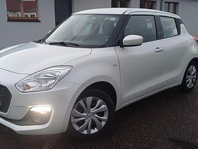 Weiß Gebraucht 2019 Suzuki Swift Comfort Kleinwagen | 9.499 € (Fairer Preis)