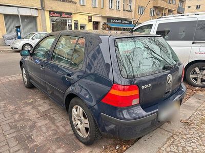 Grau Gebraucht 1999 VW Golf IV Kleinwagen | 1.700 €
