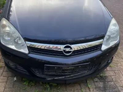Używany Opel Astra Cabriolet Cosmo 150 KM (110 kW) 2007 Czarny Kabriolet