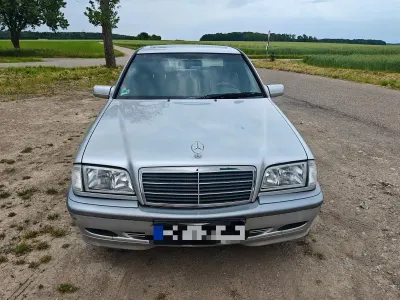 Gebraucht Mercedes C180 Classic 122 PS (89 kW) 1998 Silber Limousine