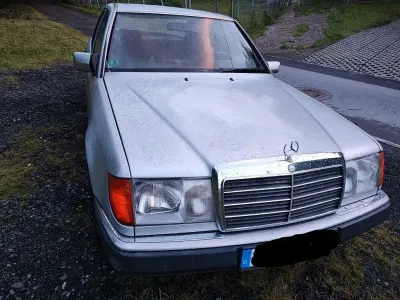Gebraucht Mercedes 230 132 PS (97 kW) 1992 Silber Limousine