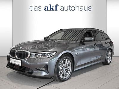 BMW 330e
