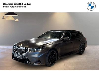 Nuova BMW M5 Sport Line 727 CV (534 kW) 2026 Grigio Station wagon