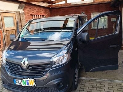 Gebraucht Renault Trafic Authentique 125 PS (91 kW) 2017 Grau Van / Kleinbus