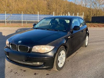 Gebraucht BMW 116 116 PS (85 kW) 2011 Schwarz Kleinwagen