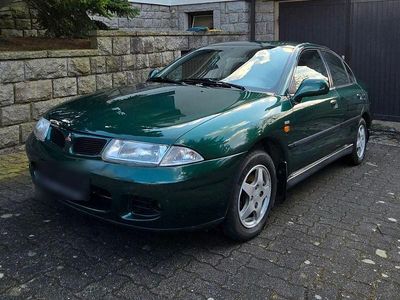 Usata Mitsubishi Carisma 125 CV (91 kW) 1998 Verde Berlina