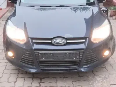 Gebraucht Ford Focus Trend 116 PS (85 kW) 2012 Blau Limousine