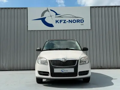 Gebraucht Skoda Fabia 60 PS (44 kW) 2009 Weiß Kleinwagen