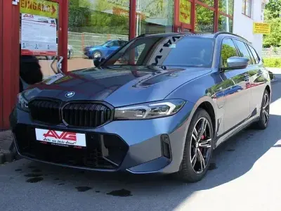 Używany BMW 330e M Sport 292 KM (214 kW) 2025 Niebieski Kombi