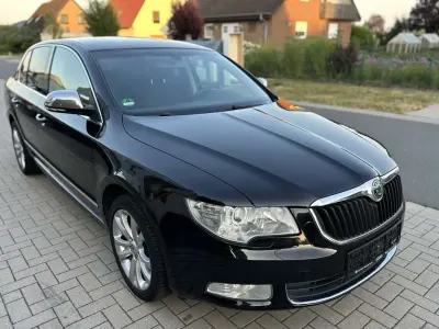 Gebraucht Skoda Superb 125 PS (91 kW) 2009 Schwarz Limousine