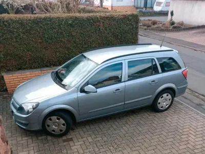 Gebraucht Opel Astra 101 PS (74 kW) 2005 Silber Kombi