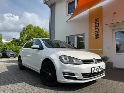 Gebraucht VW Golf VII Highline 140 PS (102 kW) 2014 Oryxweiss (metallic) Kleinwagen