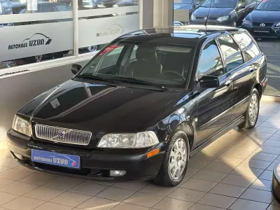 Gebraucht Volvo V40 Standard 122 PS (89 kW) 2002 Schwarz Kombi