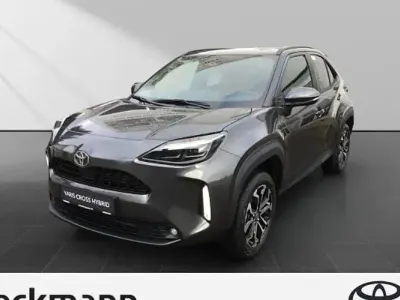 Neu Toyota Yaris Cross 130 PS (95 kW) 2026 Grau SUV