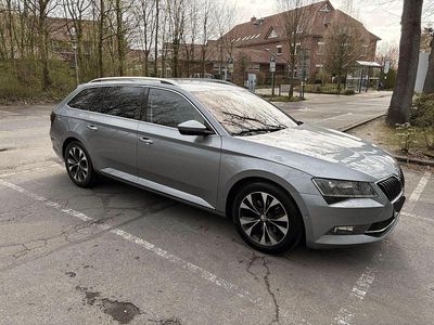 Gebraucht Skoda Superb LAURIN & KLEMENT 190 PS (139 kW) 2017 Grau Kombi