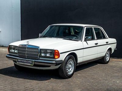 Weiß Gebraucht 1979 Mercedes 250 Limousine | 15.999 €