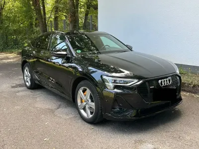 Gebraucht Audi e-tron S-Line 300 kW (408 PS) 2021 Schwarz SUV
