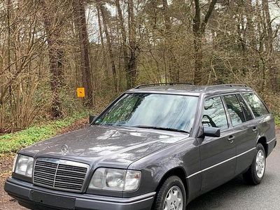 Gebraucht Mercedes E200 136 PS (100 kW) 1995 Grau Kombi