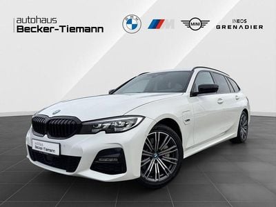 Gebraucht BMW 330e M Sport 292 PS (214 kW) 2022 Alpinweiß uni Kombi