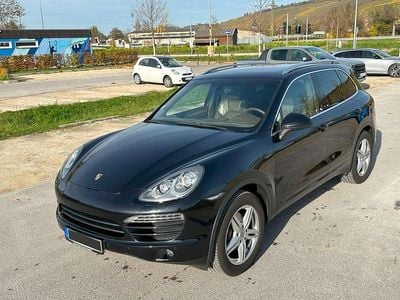Panther schwarz metallic Gebraucht 2011 Porsche Cayenne SUV | 17.700 € (Etwas zu teuer)