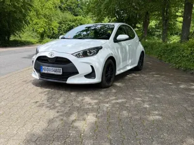 Gebraucht Toyota Yaris Comfort 72 PS (52 kW) 2021 Weiß Kleinwagen
