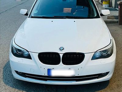Gebraucht BMW 523 Sport Line 190 PS (139 kW) 2008 Weiß Limousine