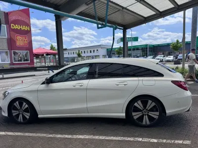 Gebraucht Mercedes CLA200 Shooting Brake 163 PS (119 kW) 2018 Weiß Kombi