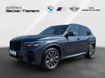 Gebraucht BMW X5 M Sport 340 PS (250 kW) 2022 Arktikgrau brillanteffekt SUV