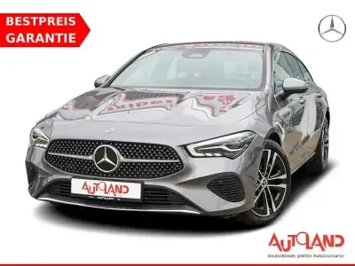 Gebraucht Mercedes CLA200 Progressive 163 PS (119 kW) 2023 Grau Limousine