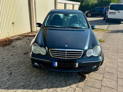 Blau Gebraucht 2004 Mercedes C180 Limousine | 3.690 € (Fairer Preis)
