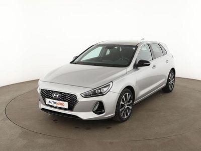 Gebraucht Hyundai i30 Intro Edition 140 PS (102 kW) 2017 Grau Limousine