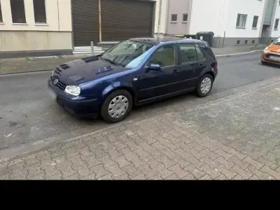 Gebraucht VW Golf IV 90 PS (66 kW) 2002 Blau Kleinwagen