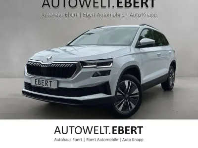 Neu Skoda Karoq 150 PS (110 kW) 2026 Moonweiß perleffekt SUV