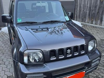 Grau Gebraucht 2011 Suzuki Jimny SUV | 11.000 € (Guter Preis)